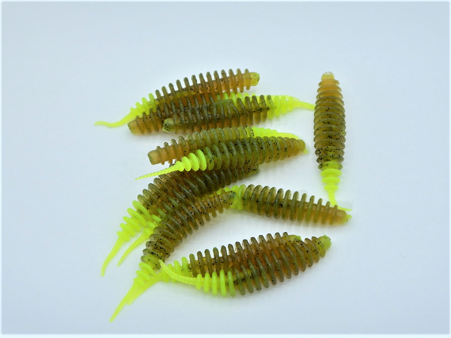 ProBaits Mini Custom Lures Troutworm Mega Soft / Käse- Flavour In 3,8 Cm Länge / Farbe: Gold-Chartreuse