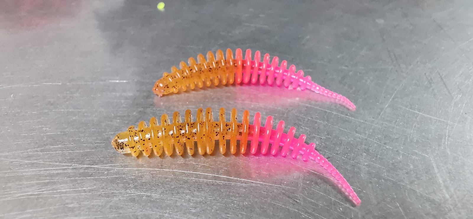 ProBaits Custom Lures Troutworm Mini Mega Soft / Bubblegum- Flavour In 5cm Länge / Farbe: Apple-Pink