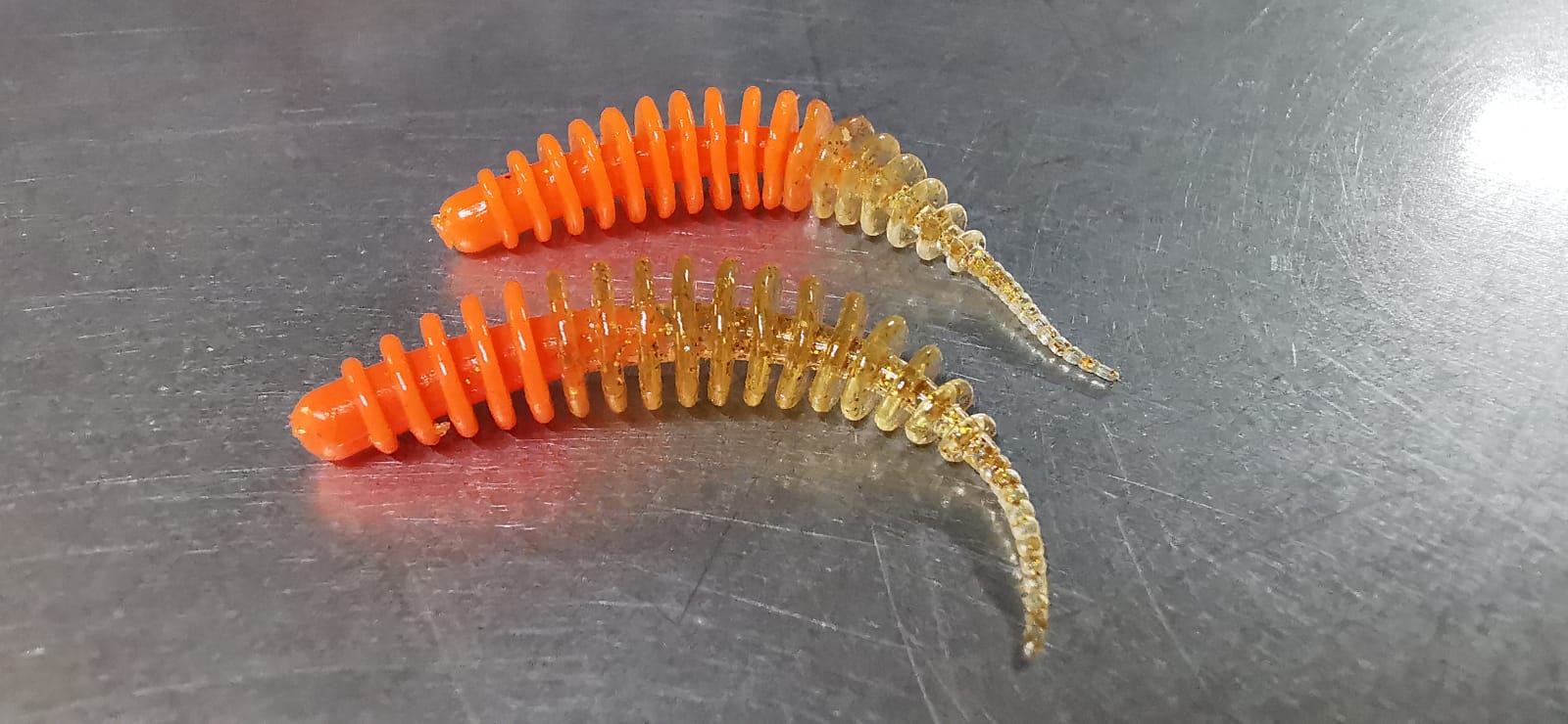 ProBaits Custom Lures Troutworm Mini Mega Soft / Knoblauch- Flavour In 5cm Länge / Farbe: Orange-Gold