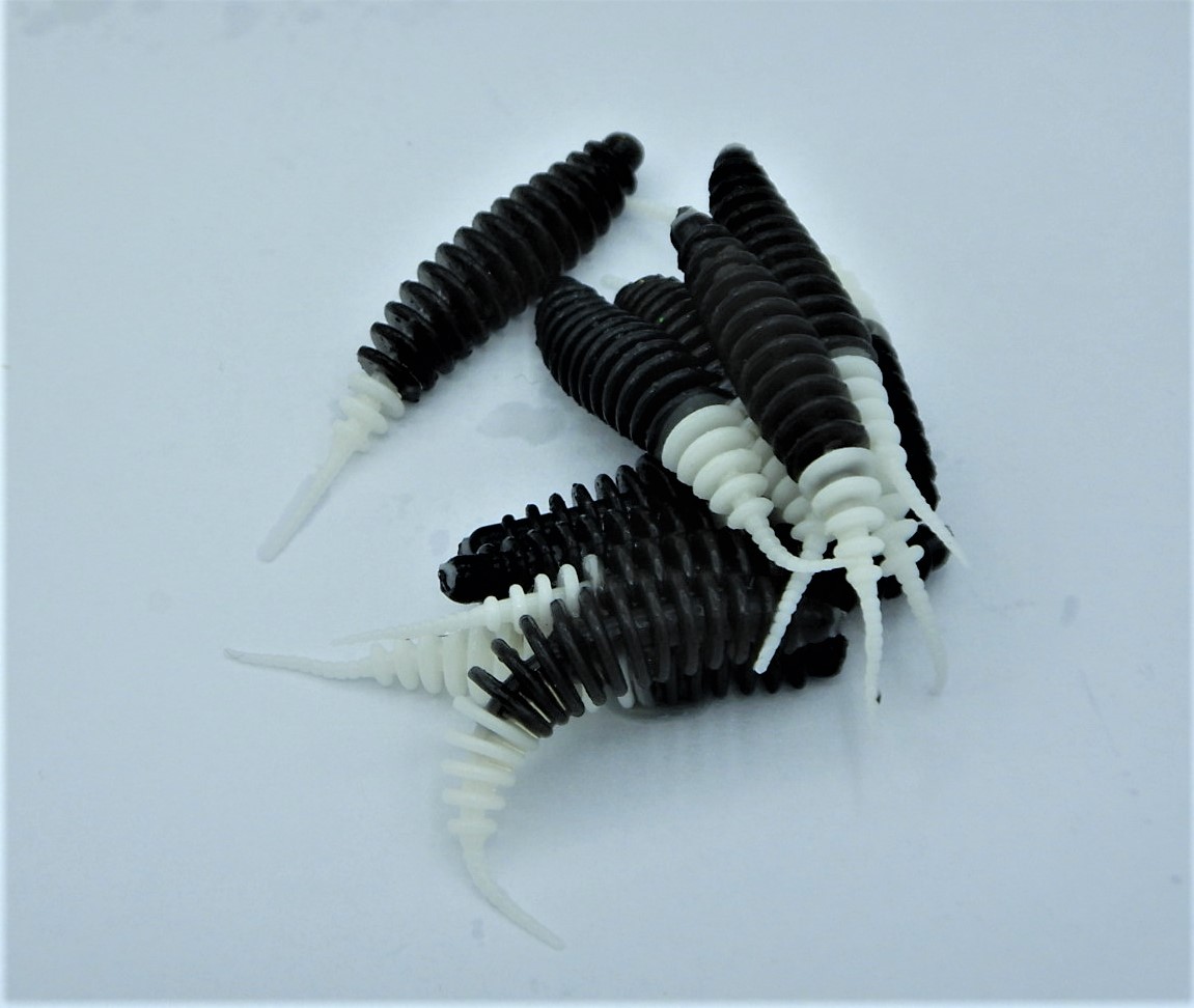 ProBaits Mini Custom Lures Troutworm Mega Soft / Käse- Flavour In 3,8 Cm Länge / Farbe: Schwarz-Weiß